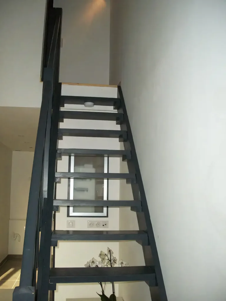 Escalier chambre T2 n°5